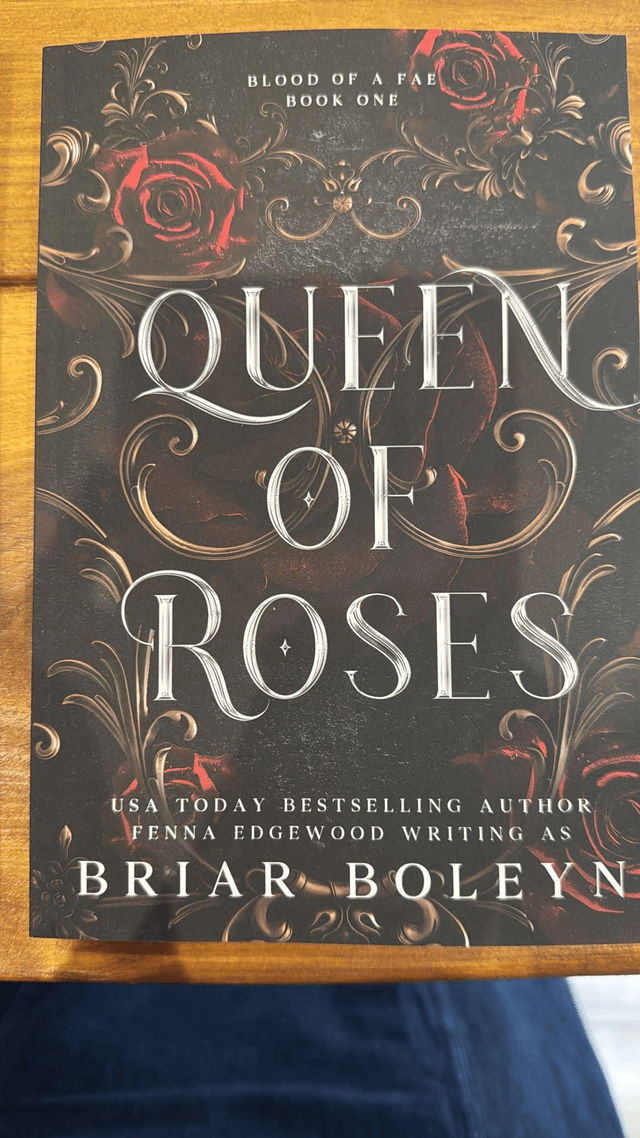 Queen Of Roses by Briar Boleyn — book cover