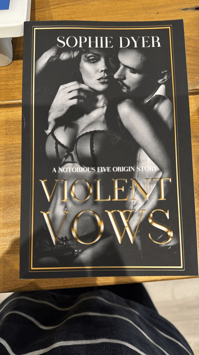 Violent Vows by Sophie Dyer — book cover