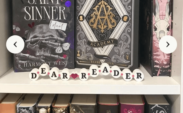 3D Wavy Word Shelf Sign by Merch — book cover