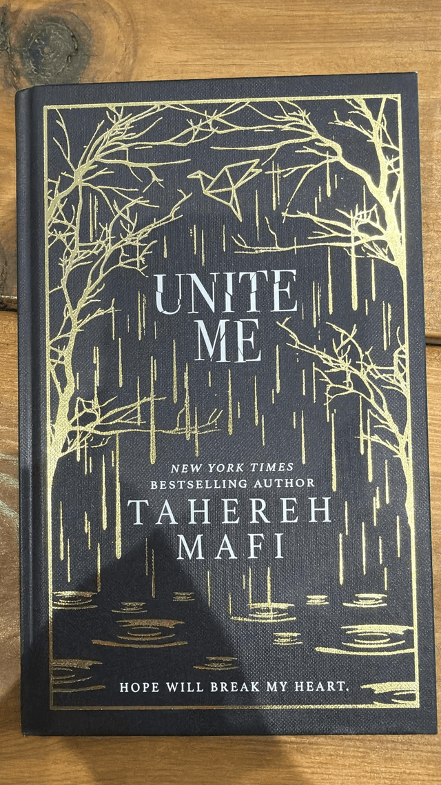 Unite Me by Tahereh Mafi — book cover